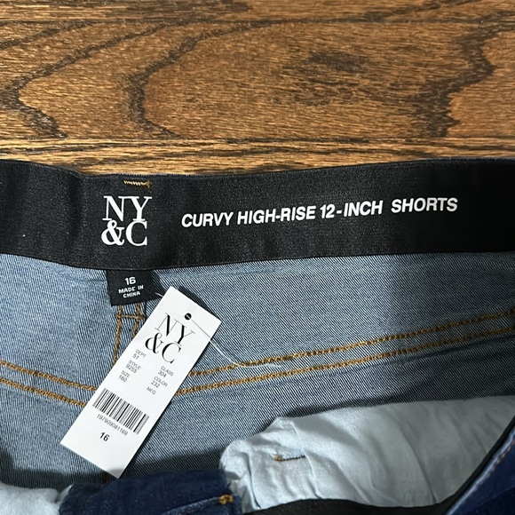 New York and Company Curvy Stretch High Rise 12-Inch Cut Off Blue Jean Shorts 16 - Picture 3 of 9